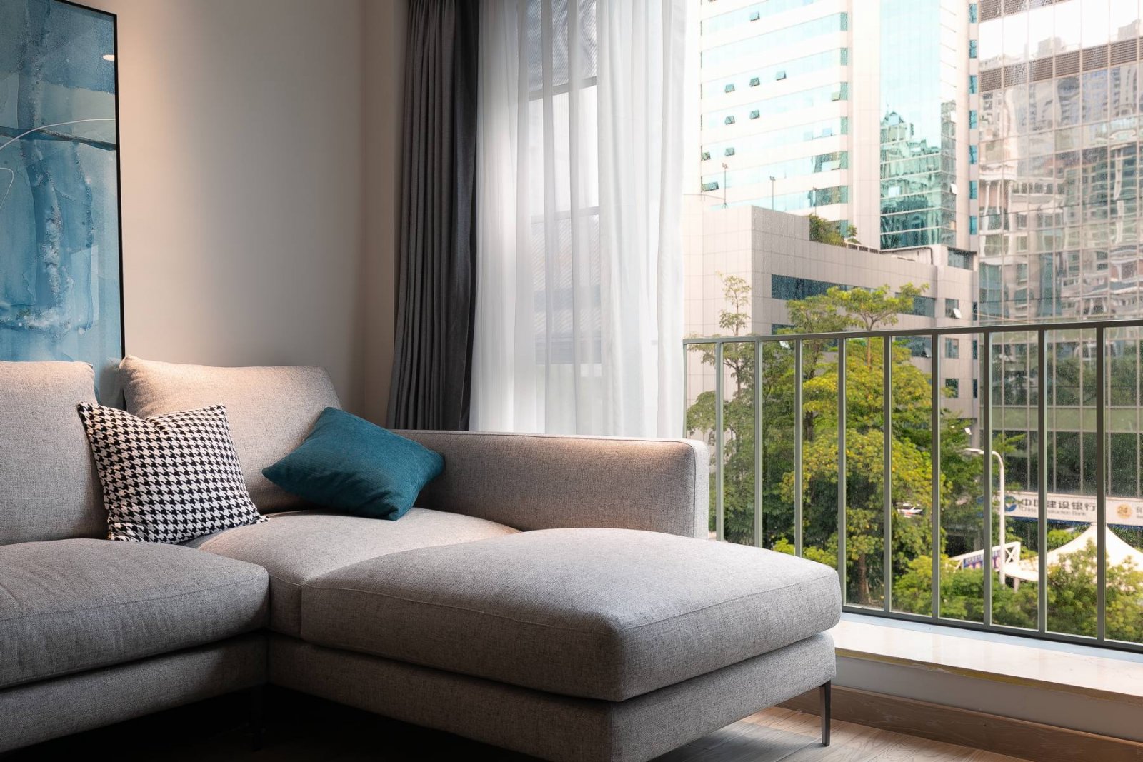 现代简欧风格家装设计室内装修效果图-客厅落地窗 现代简欧风格家装设计室内装修效果图-客厅落地窗