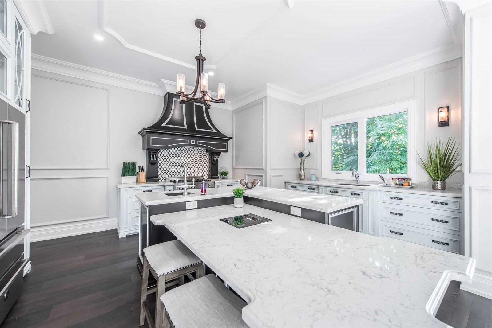 欧式简约风格家装设计别墅装修效果图-厨房岛台 欧式简约风格家装设计别墅装修效果图-厨房岛台